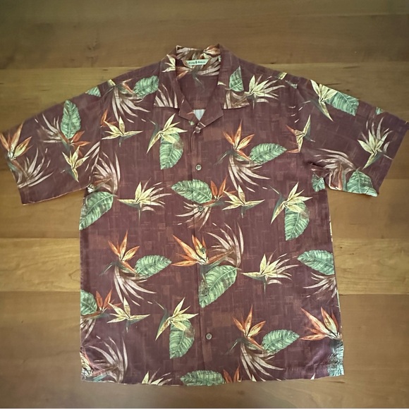 tommy bahama Other - Tommy Bahama size medium Hawaiian print. Silk fabric. Great feel shirt!